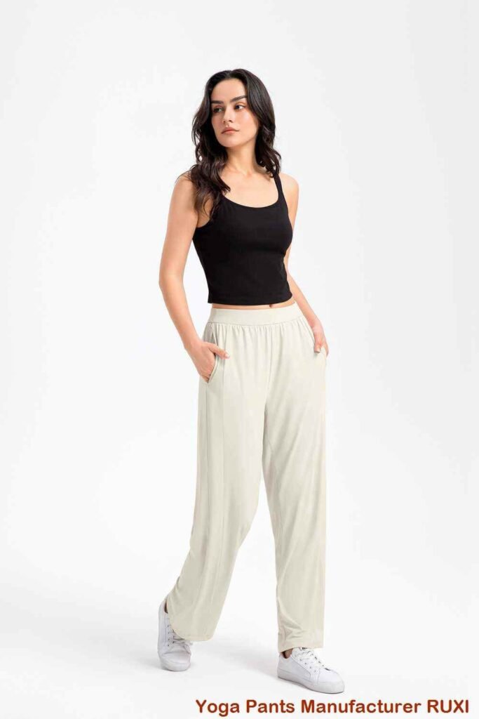 ženske crne kratke hlače za jogu